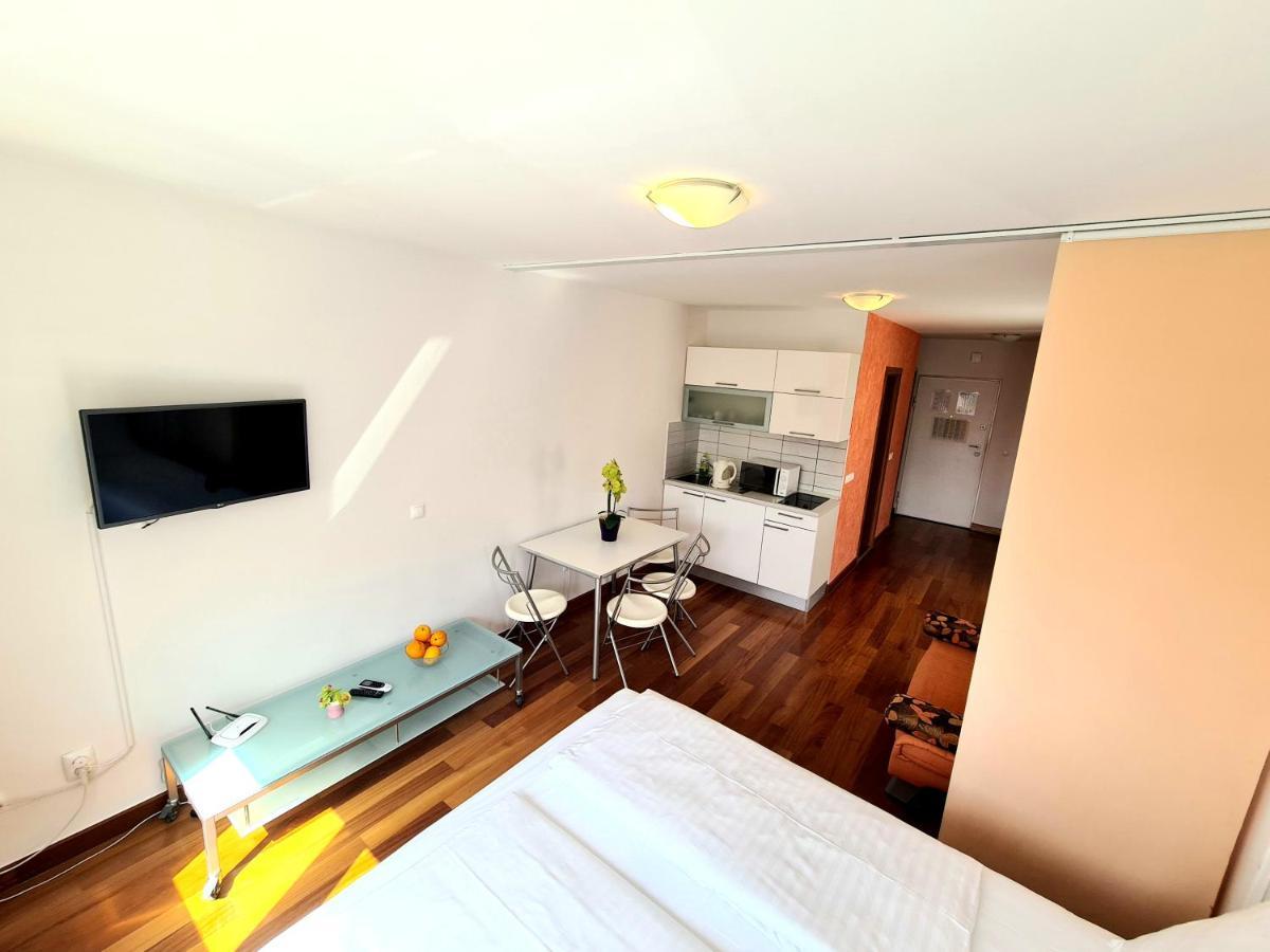 מאקרסקה Apartments Veronika מראה חיצוני תמונה